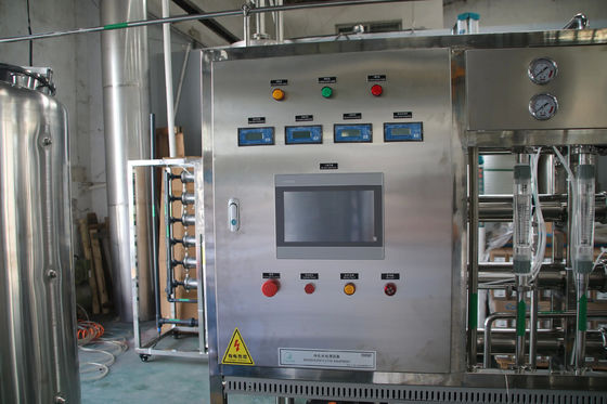 2TPH 3.0kW-380-415V 3xSS304 タンク 塩水の逆オスモス水源
