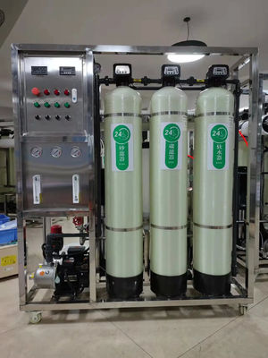 250L/H 1.7kW-380-415V 3xFRPタンク 塩水の逆オスモス水源