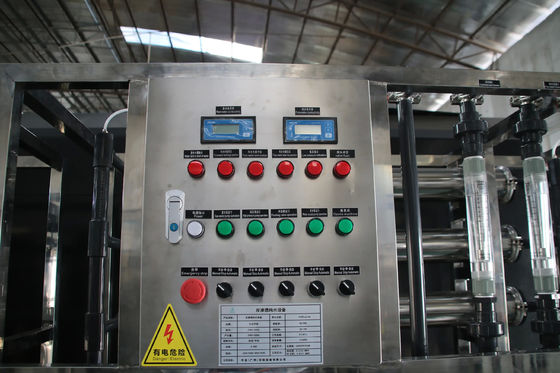 3TPH 5.5kW-380-415V 3xSS304 タンク 塩水の逆オスモス水源