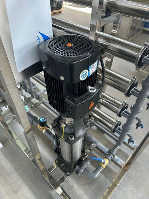 6TPH 7.9kW-380-415V 2xFRPタンク 塩水の逆オスモス水源