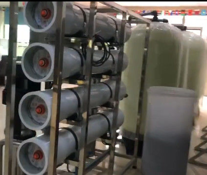 8TPH 14kW-380-415V 3xFRPタンク 塩水の逆オスモス水源