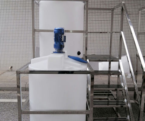 水処理設備の1000L自動投薬システム