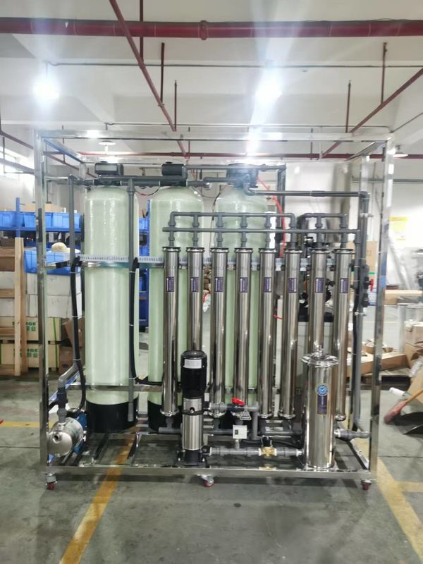 1.5TPH 塩水逆オスモース装置 SS304 スキッド 3.0kW 急速なリードタイム 1.7kW-380-415V システム設置電力